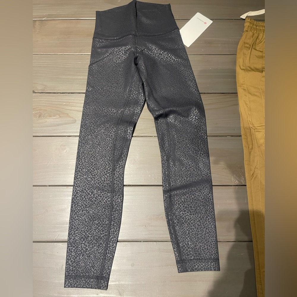 NWT lululemon Align HR Pant 25” formulated embossed black size 4